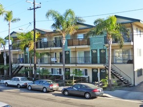 Sea View Apartments in Goleta, CA - Foto de edificio - Building Photo