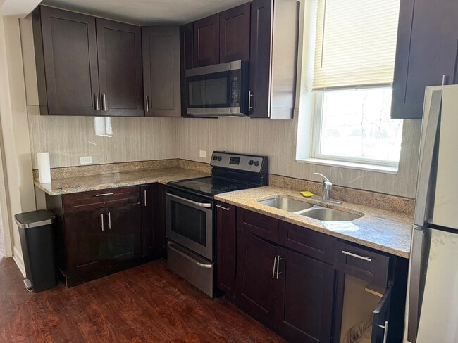 4832 N Winthrop Ave, Unit 2R