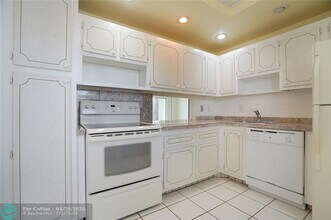 604 NE 2nd St in Dania Beach, FL - Building Photo - Building Photo