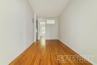 Charming 2 Bedroom with a Large Private Ba in Brooklyn, NY - Building Photo - Building Photo
