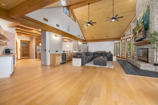 4705 Spring Valley Rd in Bentonville, AR - Building Photo