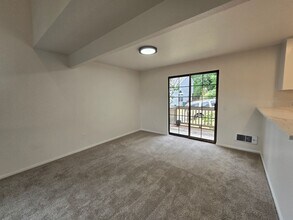 18713 67th Pl NE in Kenmore, WA - Building Photo - Building Photo