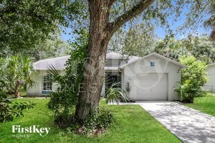 415 Calhoun St in La Belle, FL - Building Photo