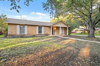 1001 Middle Cove Dr in Plano, TX - Building Photo - Building Photo