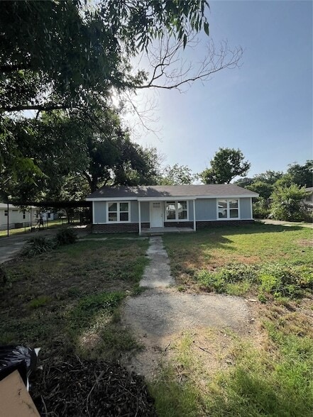 642 Astoria Ave, Unit 318 in Azle, TX - Building Photo - Building Photo