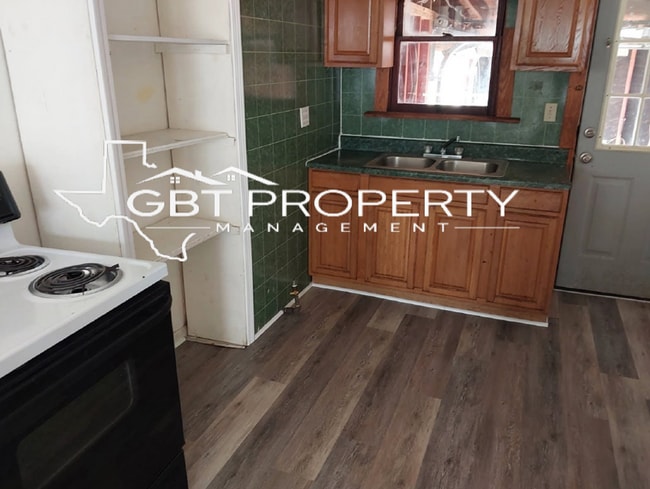 property at 409 E Bowie St