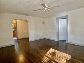 1235 Virginia Dr in Orlando, FL - Building Photo - Building Photo