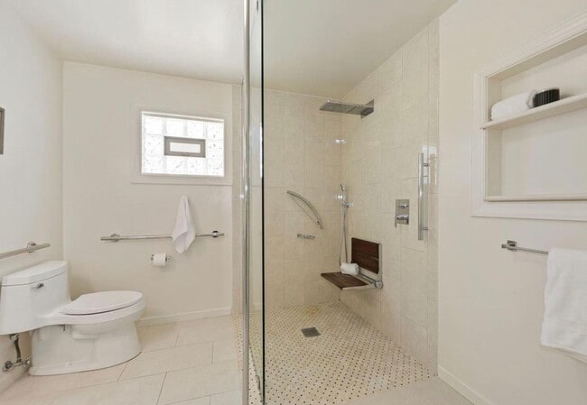5516 Greentree Rd in Bethesda, MD - Building Photo - Building Photo