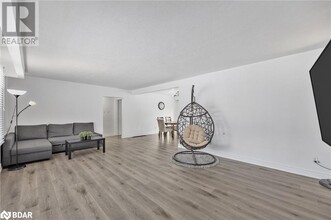 239 Warnica Rd in Barrie, ON - Building Photo - Building Photo
