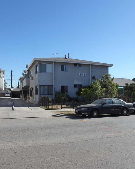 1128 N Edgemont St in Los Angeles, CA - Building Photo