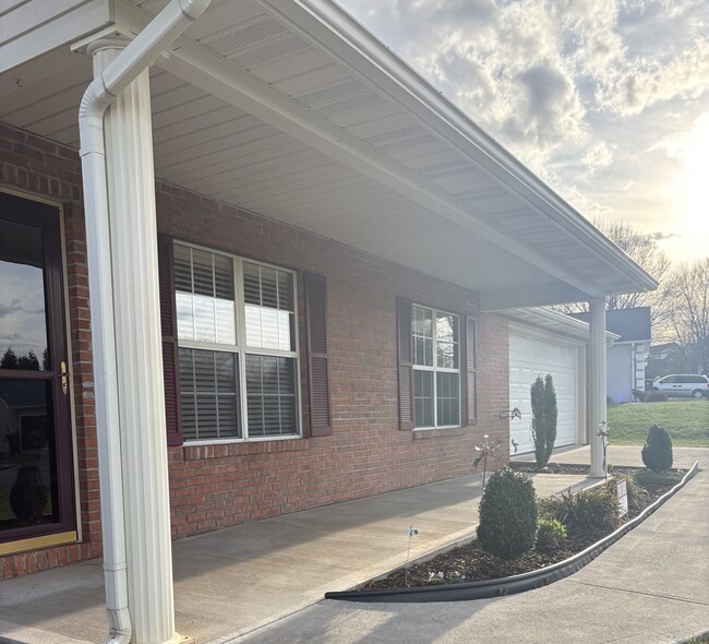 1617 Country Meadows Dr in Sevierville, TN - Building Photo - Building Photo