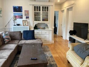 23 Edison Ave, Unit 2 in Medford, MA - Building Photo - Building Photo