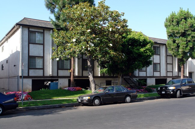 5350 W 99th Pl in Los Angeles, CA - Building Photo - Building Photo
