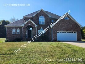 127 Redmeadow Dr in Advance, NC - Building Photo