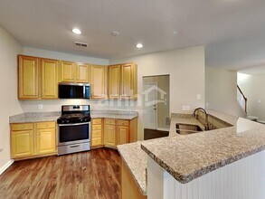 2923 Villa Lake Dr in Powder Springs, GA - Building Photo - Building Photo