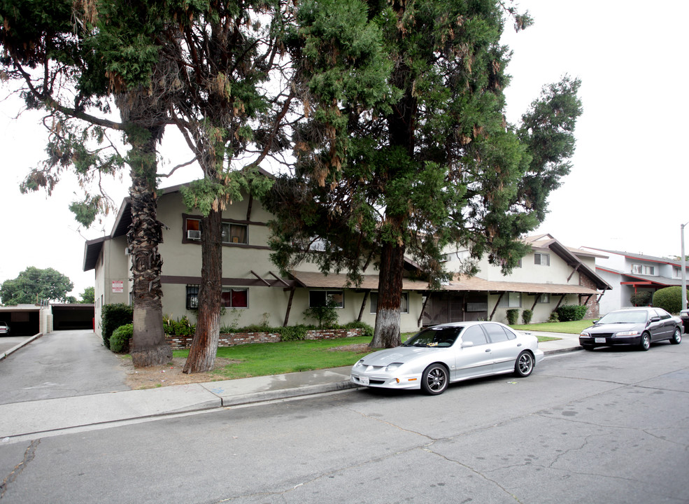 1825 Cordova St in Pomona, CA - Building Photo