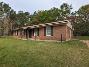 150 Hollyhill Dr in Lyons, GA - Building Photo - Building Photo