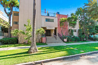 12246 Montana Ave. Across from Brentwood G... in Los Angeles, CA - Foto de edificio - Building Photo