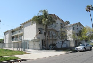 5430 W 93rd St in Los Angeles, CA - Building Photo - Building Photo