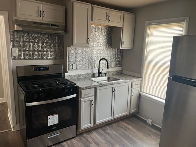 property at 2533 Penbrook Ave