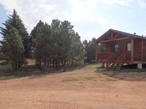 Mountain Ridge Cabins in Watford City, ND - Building Photo - Building Photo