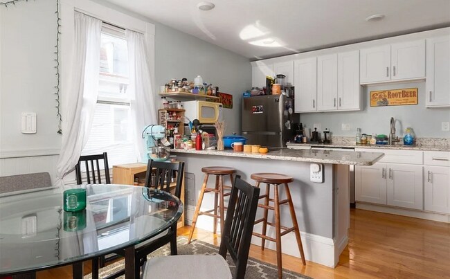 366 Washington St, Unit 2