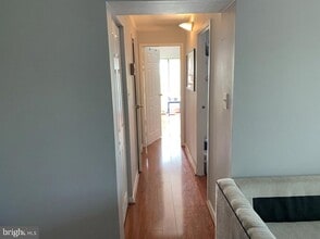 615 Center St in Herndon, VA - Building Photo - Building Photo