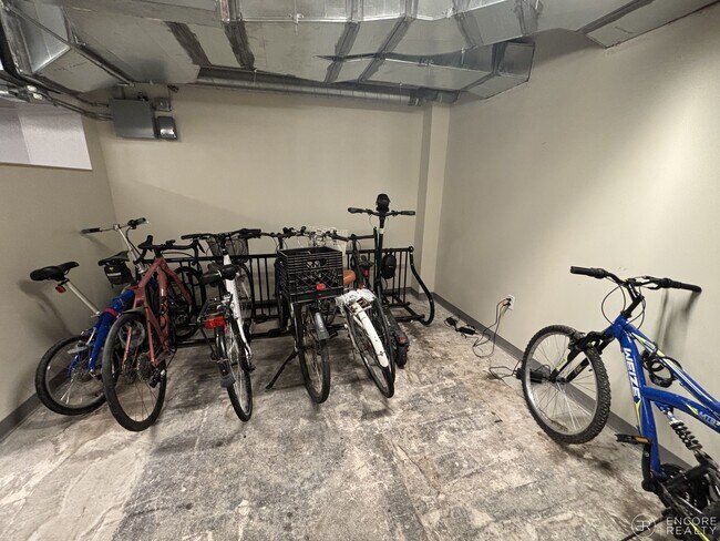 1200 Massachusetts Ave, Unit 511 in Cambridge, MA - Building Photo - Building Photo