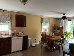 89 Lawrence Rd in Salem, NH - Building Photo - Building Photo