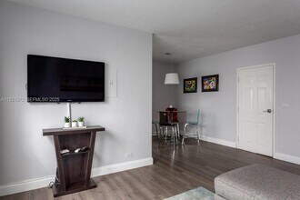 7334 Harding Ave in Miami Beach, FL - Building Photo - Building Photo