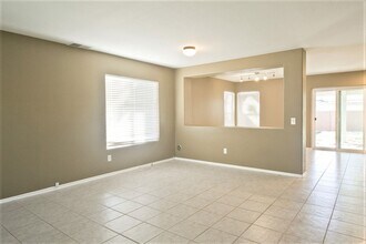 265 S Olive St in Anaheim, CA - Foto de edificio - Building Photo