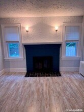 11 Valley Rd in Bayville, NY - Building Photo - Building Photo