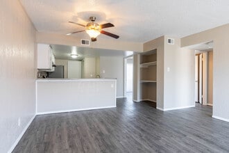 San Mateo Apartments in El Paso, TX - Foto de edificio - Interior Photo