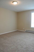 Rainier Terrace in Tacoma, WA - Building Photo - Building Photo