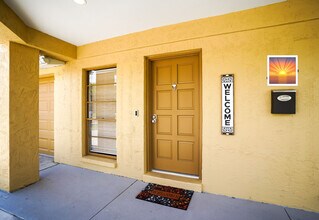 8412 Westridge Dr in Tampa, FL - Building Photo - Building Photo