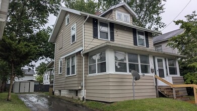 1155 Big Falls Ave in Akron, OH - Building Photo - Building Photo