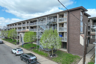 Monacatootha Apartments in Monaca, PA - Foto de edificio - Primary Photo