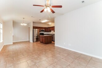 2412 Hawkwood Ct in Fort Worth, TX - Foto de edificio - Building Photo