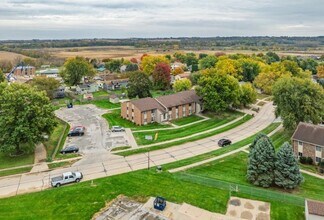 1220 Hardin Dr in Carlisle, IA - Building Photo - Building Photo