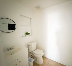 109 E Venus Ln in South Padre Island, TX - Foto de edificio - Building Photo