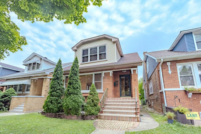 5250 N Lieb Ave, Unit 2