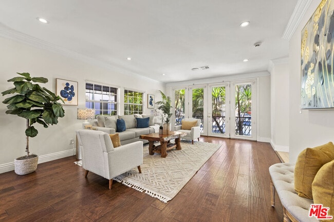 1114 S La Peer Dr in Los Angeles, CA - Building Photo - Building Photo