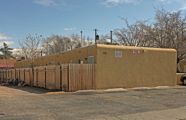 328 Rhode Island (New) St NE in Albuquerque, NM - Foto de edificio - Building Photo