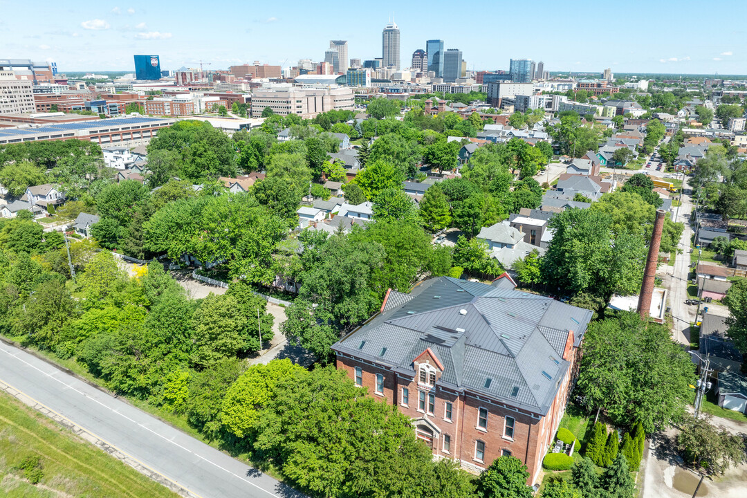 Horace Mann Condominiums in Indianapolis, IN - Building Photo