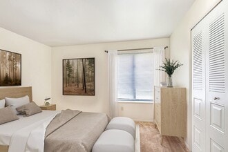 West Wind Apartments in Fort Wayne, IN - Foto de edificio - Building Photo