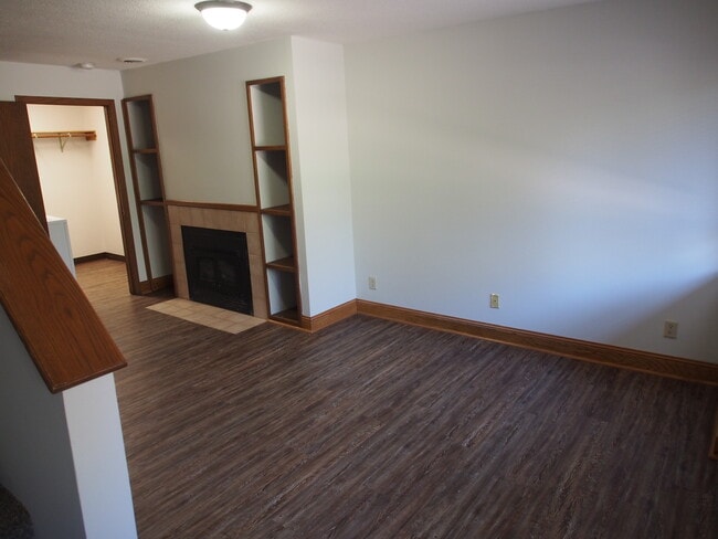 309 Babcock Blvd W, Unit 309 in Delano, MN - Foto de edificio - Building Photo