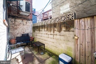 1938 Pine St in Philadelphia, PA - Building Photo - Building Photo