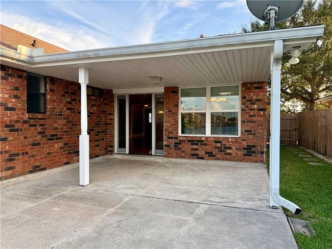 424 Eden Isles Blvd, Unit 110 in Slidell, LA - Building Photo - Building Photo