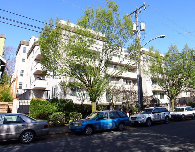 Madison Place Apartments in Seattle, WA - Building Photo - Building Photo