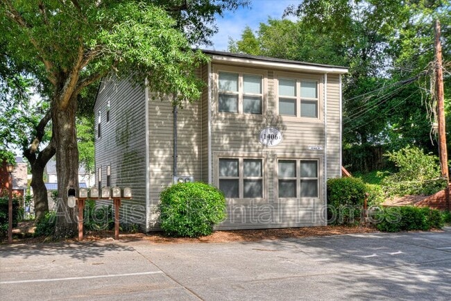 1406 Johns Rd in Augusta, GA - Foto de edificio - Building Photo